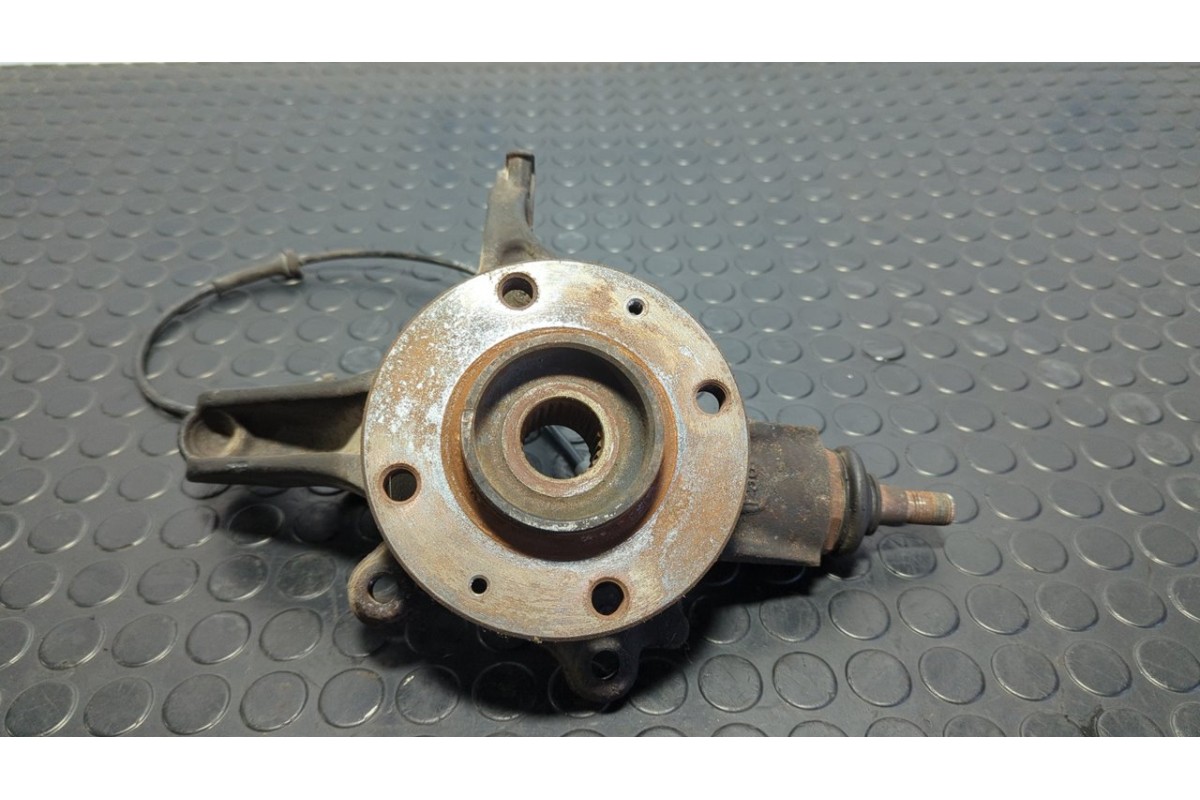 Recambio de mangueta delantera izquierda para citroen c4 grand picasso 2.0 hdi fap cat (rhr / dw10bted4) referencia OEM IAM P563
