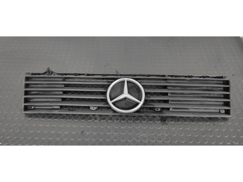Recambio de rejilla delantera para mercedes-benz mb 100 d caja cerrada / combi caja cerrada (bm 631.332/342) referencia OEM IAM 