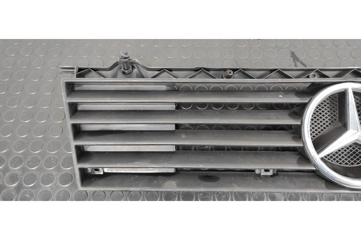 Recambio de rejilla delantera para mercedes-benz mb 100 d caja cerrada / combi caja cerrada (bm 631.332/342) referencia OEM IAM 