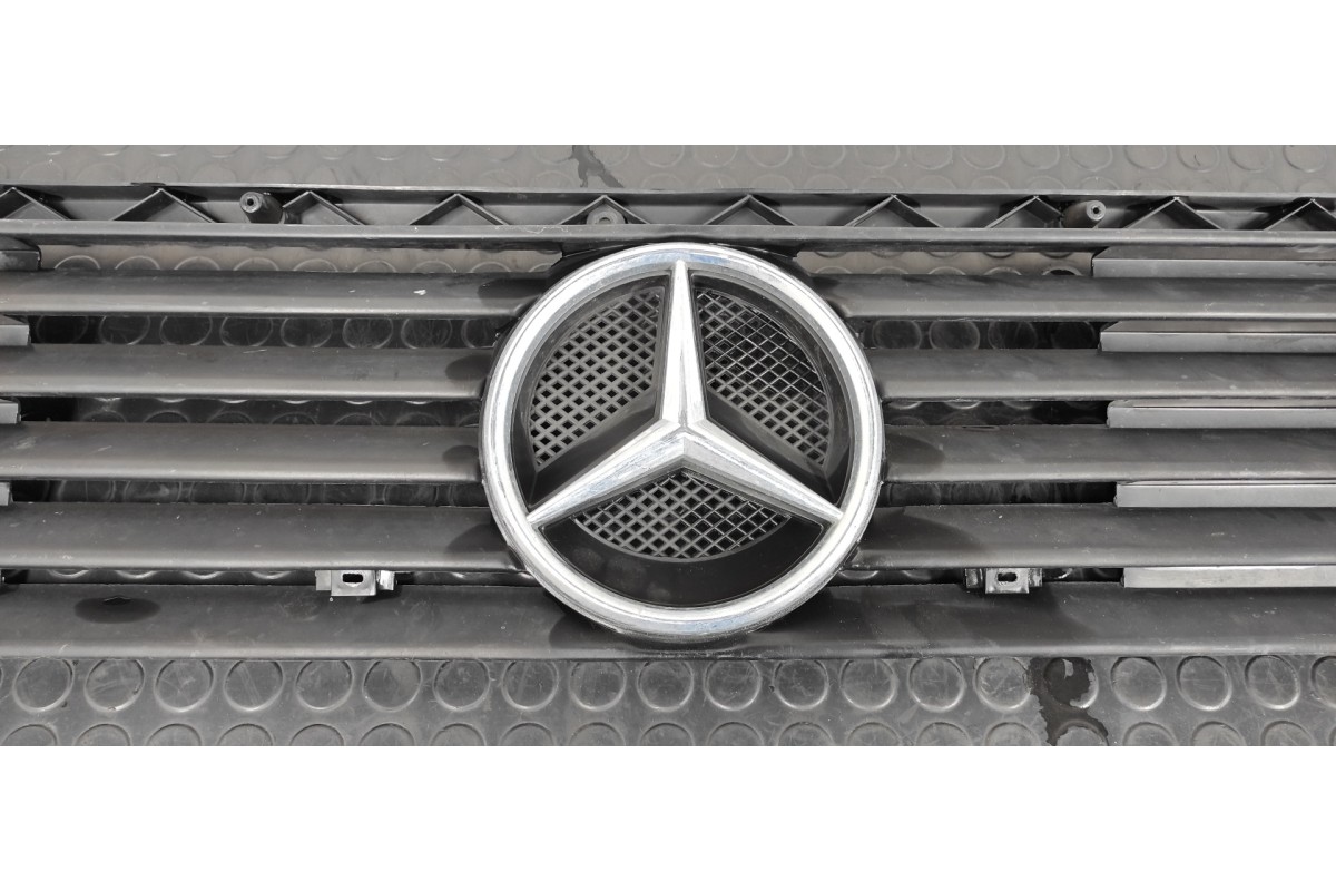 Recambio de rejilla delantera para mercedes-benz mb 100 d caja cerrada / combi caja cerrada (bm 631.332/342) referencia OEM IAM 