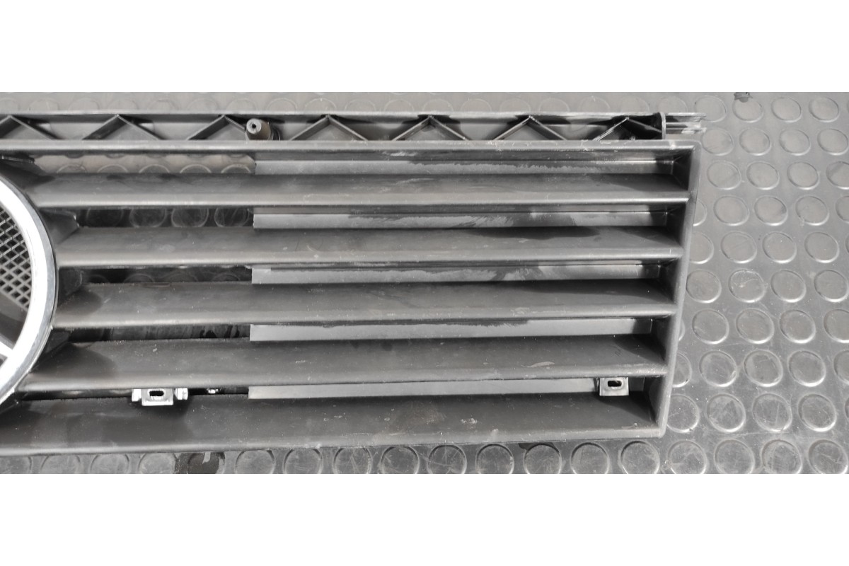 Recambio de rejilla delantera para mercedes-benz mb 100 d caja cerrada / combi caja cerrada (bm 631.332/342) referencia OEM IAM 