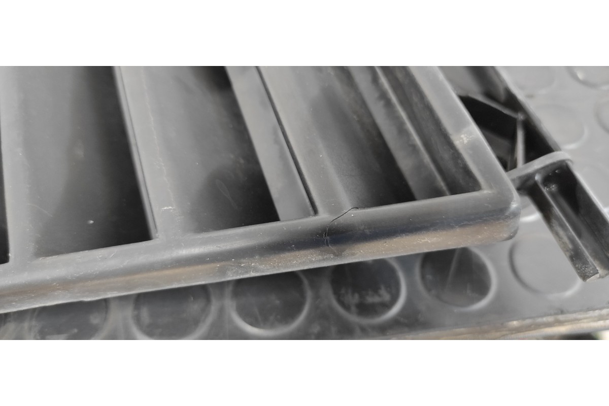 Recambio de rejilla delantera para mercedes-benz mb 100 d caja cerrada / combi caja cerrada (bm 631.332/342) referencia OEM IAM 