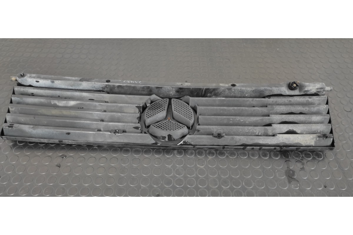 Recambio de rejilla delantera para mercedes-benz mb 100 d caja cerrada / combi caja cerrada (bm 631.332/342) referencia OEM IAM 