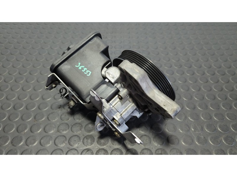 Recambio de bomba direccion para bmw serie 3 compact (e46) 2.0 16v diesel cat referencia OEM IAM 6756575  