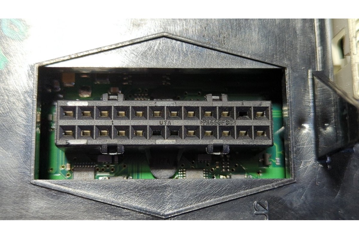 Recambio de caja reles / fusibles para renault espace / grand espace (je0) 1.9 dti authentique referencia OEM IAM 8200315957  