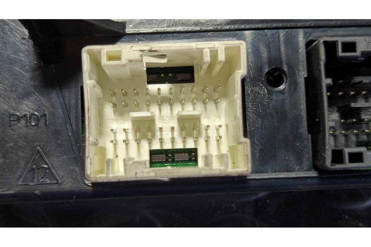 Recambio de caja reles / fusibles para renault espace / grand espace (je0) 1.9 dti authentique referencia OEM IAM 8200315957  