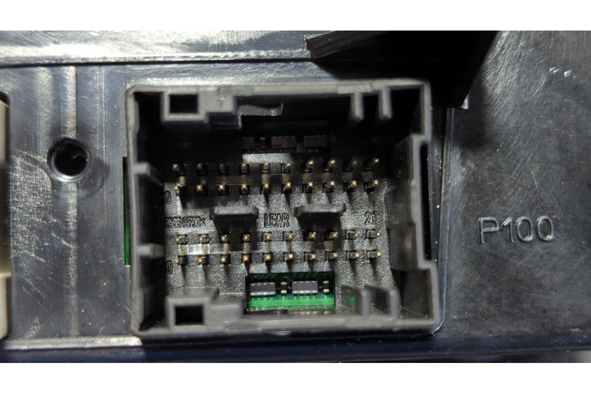 Recambio de caja reles / fusibles para renault espace / grand espace (je0) 1.9 dti authentique referencia OEM IAM 8200315957  