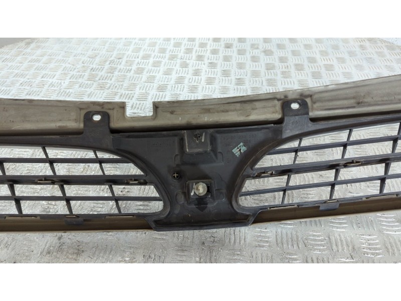 Recambio de rejilla delantera para nissan interstar mod. 04 (x70) 2.5 dci diesel cat referencia OEM IAM 8200233587  