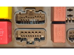 Recambio de caja reles / fusibles para renault espace iv (jk0) dynamique referencia OEM IAM 8200004201E   2