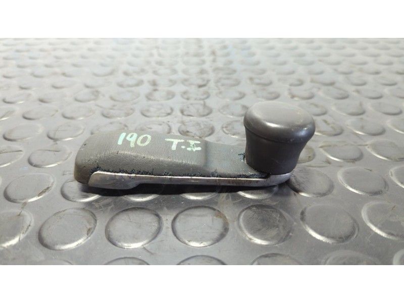 Recambio de maneta elevalunas trasera izquierda para mercedes-benz clase c (w201) berlina 1.8 e 190 (201.018) referencia OEM IAM