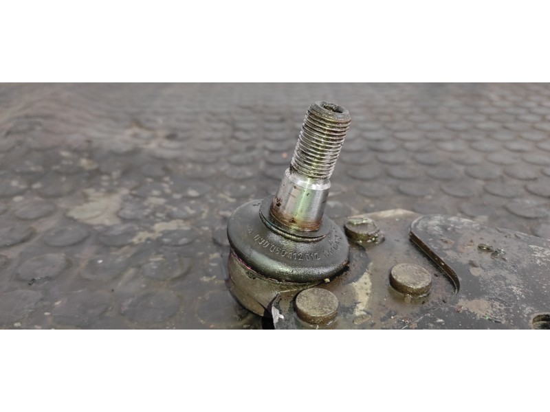 Recambio de brazo derecho inferior delantero para renault trafic caja cerrada (ab 4.01) doble cabina l1h1 2,7t referencia OEM IA