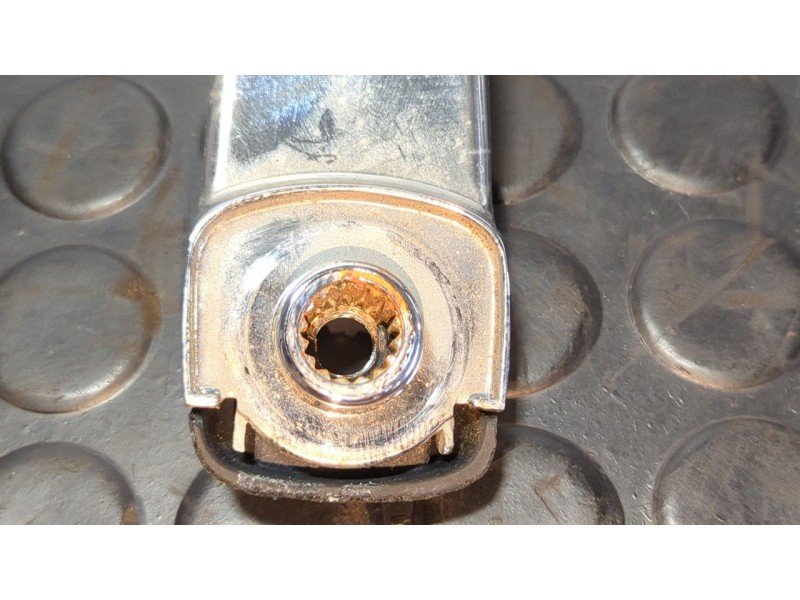Recambio de maneta elevalunas trasera izquierda para mercedes-benz clase c (w201) berlina 1.8 e 190 (201.018) referencia OEM IAM
