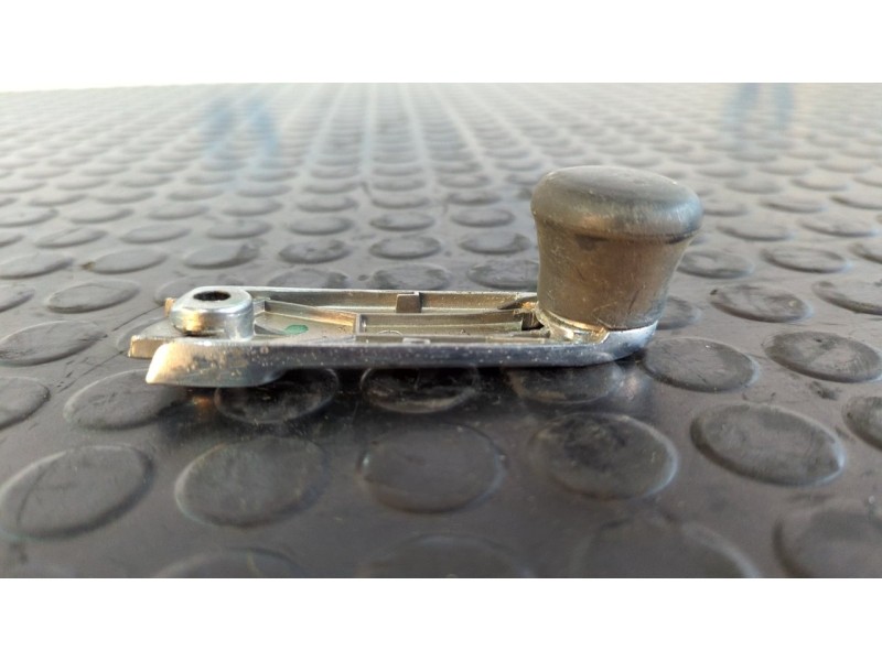 Recambio de maneta elevalunas delantera derecha para mercedes-benz clase c (w201) berlina 1.8 e 190 (201.018) referencia OEM IAM