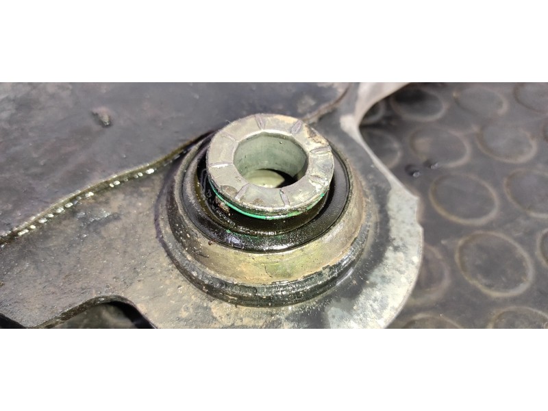 Recambio de brazo derecho inferior delantero para renault trafic caja cerrada (ab 4.01) doble cabina l1h1 2,7t referencia OEM IA