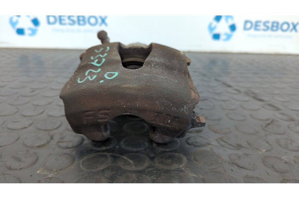Recambio de pinza de freno delantera derecha para volkswagen caddy ka/kb (2k) 1.9 tdi (bsu) referencia OEM IAM CN682  