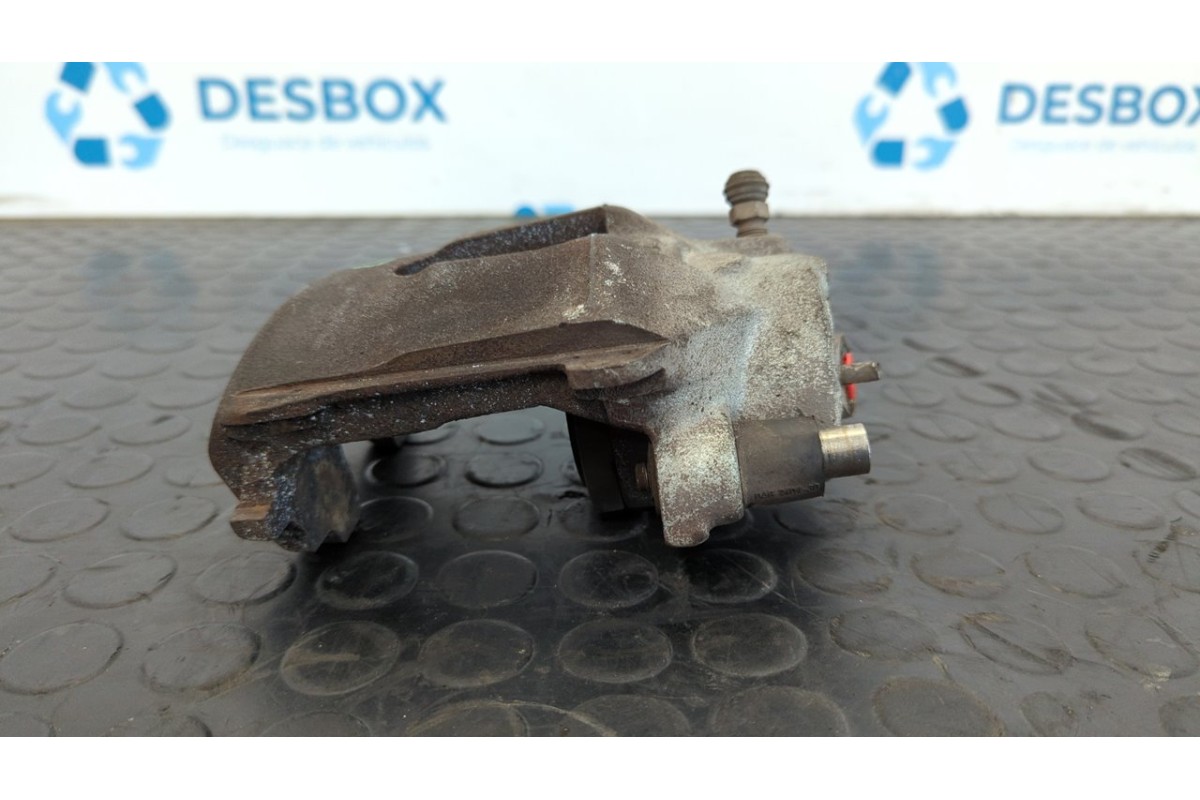 Recambio de pinza de freno delantera derecha para volkswagen caddy ka/kb (2k) 1.9 tdi (bsu) referencia OEM IAM CN682  