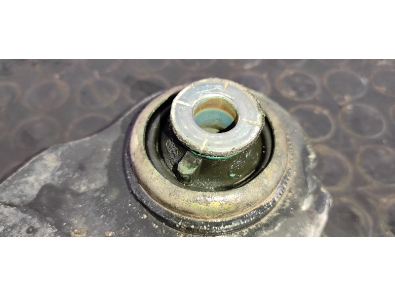 Recambio de brazo derecho inferior delantero para renault trafic caja cerrada (ab 4.01) doble cabina l1h1 2,7t referencia OEM IA