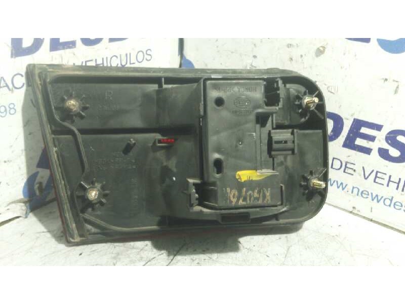 Recambio de piloto porton derecho para honda accord berlina (cc/ce) 1.8 (ce7) referencia OEM IAM 236208  