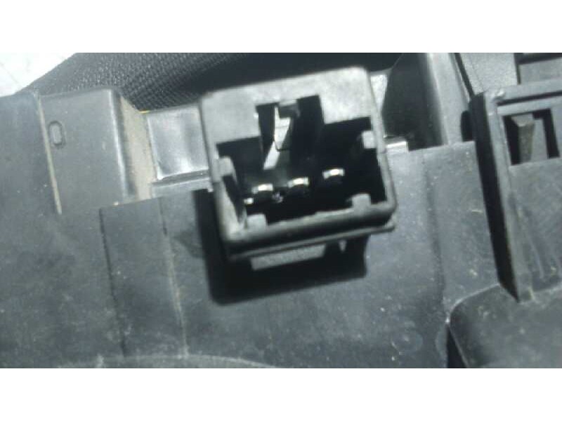 Recambio de piloto porton derecho para honda accord berlina (cc/ce) 1.8 (ce7) referencia OEM IAM 236208  