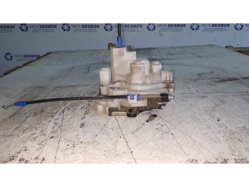 Recambio de cerradura puerta delantera derecha para fiat fiorino 1.3 16v m-jet cat referencia OEM IAM 1357552080  