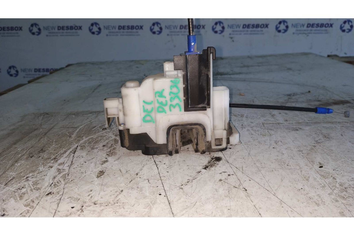 Recambio de cerradura puerta delantera derecha para fiat fiorino 1.3 16v m-jet cat referencia OEM IAM 1357552080  