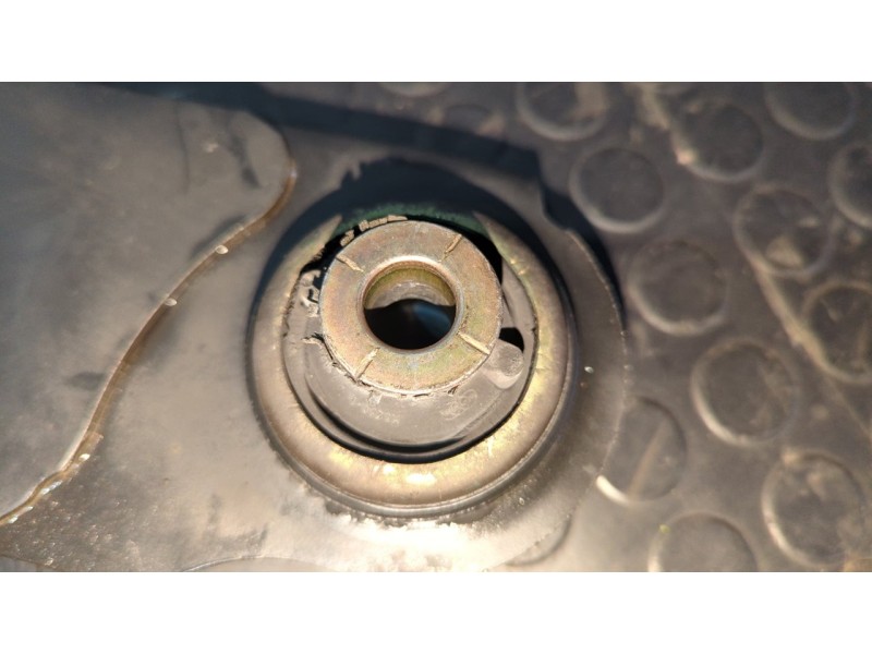 Recambio de brazo izquierdo inferior delantero para renault trafic combi (ab 4.01) 9 - plazas (l2h1) acristalado, combi largo re