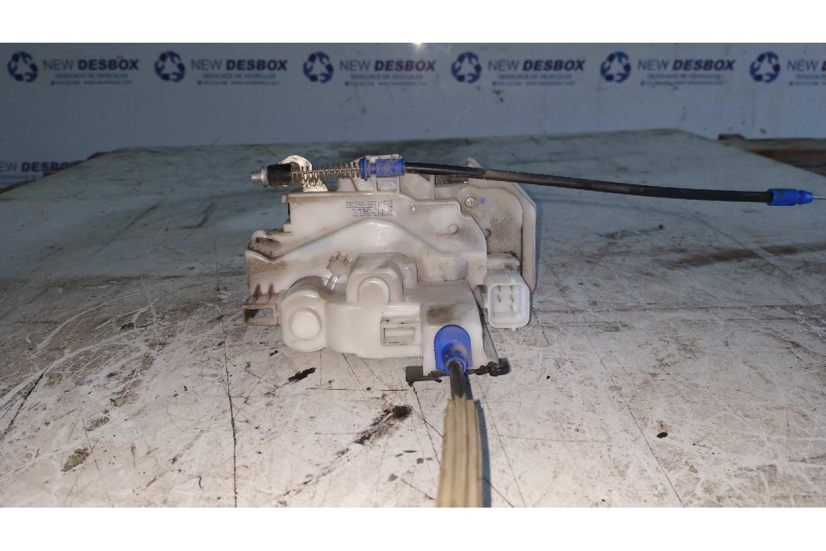 Recambio de cerradura puerta delantera derecha para fiat fiorino 1.3 16v m-jet cat referencia OEM IAM 1357552080  