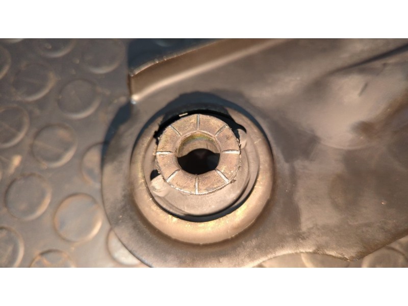 Recambio de brazo izquierdo inferior delantero para renault trafic combi (ab 4.01) 9 - plazas (l2h1) acristalado, combi largo re
