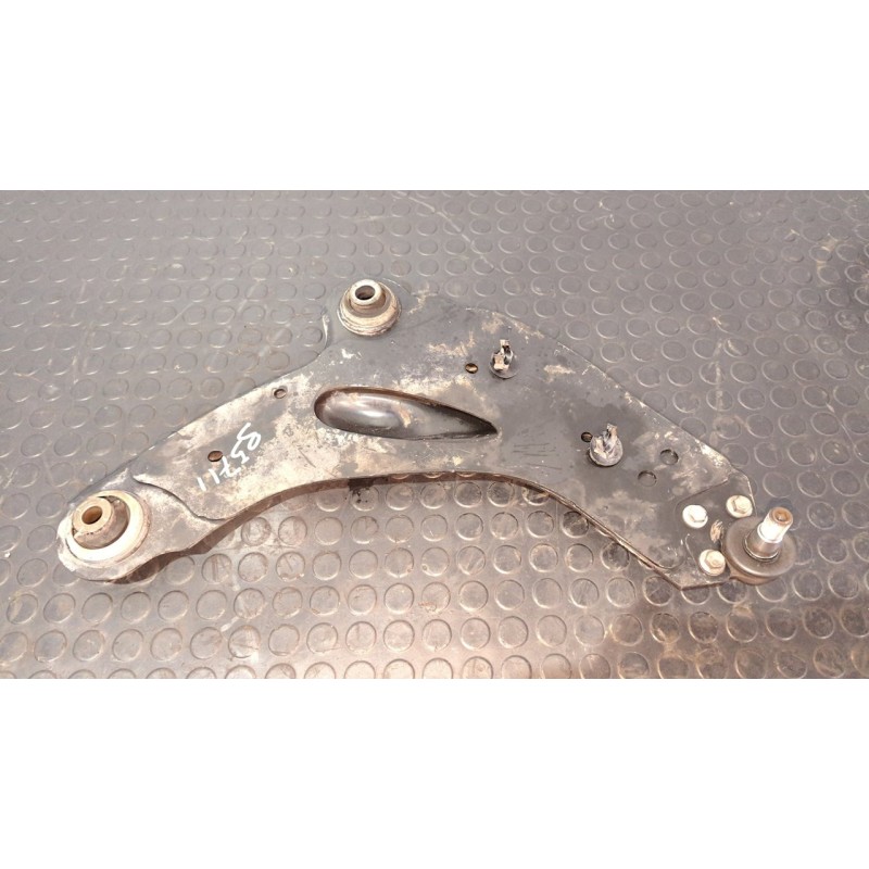 Recambio de brazo derecho inferior delantero para renault trafic combi (ab 4.01) 9 - plazas (l2h1) acristalado, combi largo refe