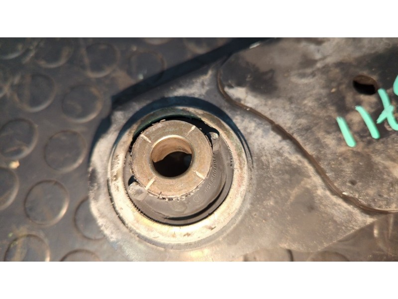 Recambio de brazo derecho inferior delantero para renault trafic combi (ab 4.01) 9 - plazas (l2h1) acristalado, combi largo refe