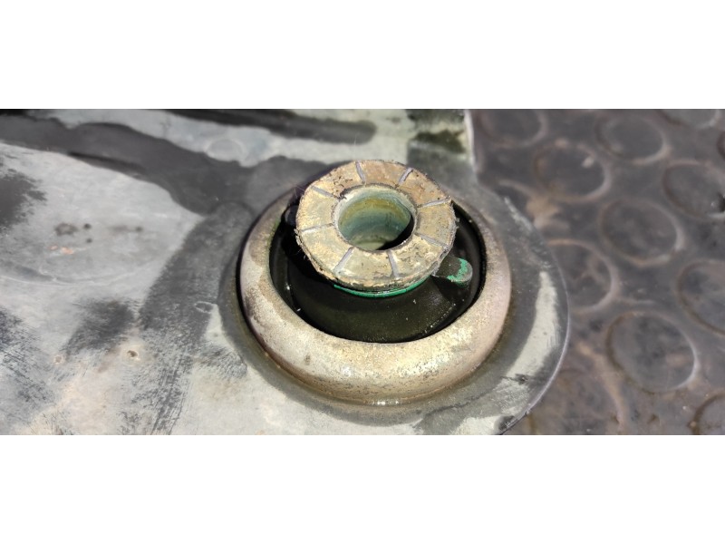 Recambio de brazo derecho inferior delantero para renault trafic caja cerrada (ab 4.01) doble cabina l1h1 2,7t referencia OEM IA