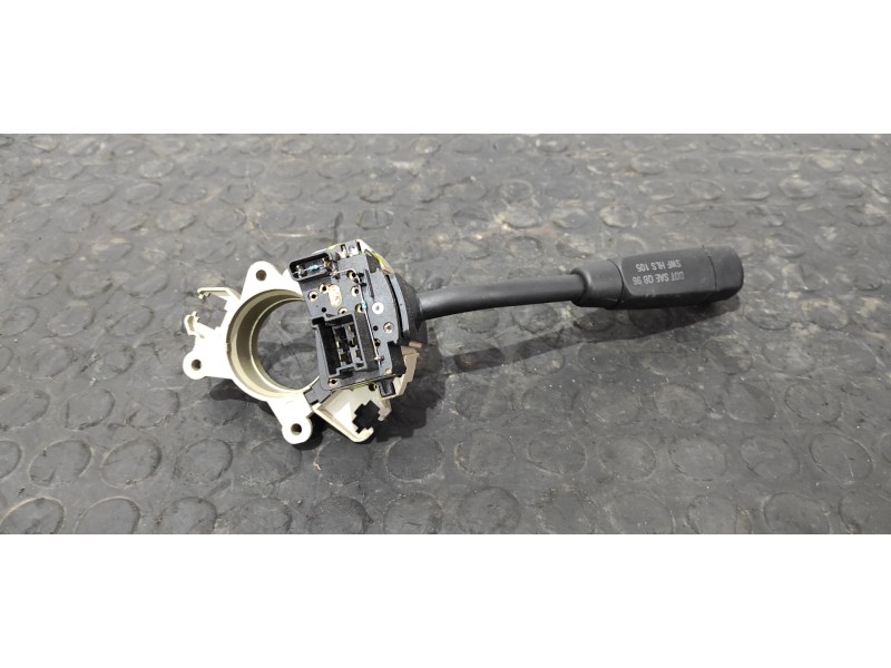 Recambio de mando intermitentes para mercedes-benz clase c (w203) berlina 2.7 cdi 20v cat referencia OEM IAM 2035450010  