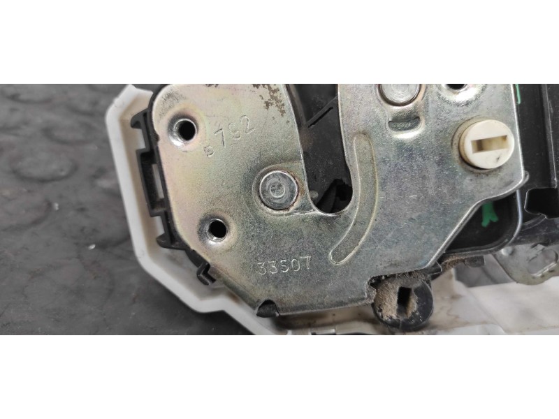 Recambio de cerradura puerta trasera izquierda para fiat bravo (198) 1.9 8v jtd cat referencia OEM IAM 33S07  