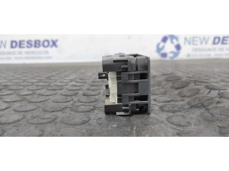 Recambio de pantalla multifuncion para land rover discovery (salljg/lj) tdi (5-ptas.) referencia OEM IAM 30315815  