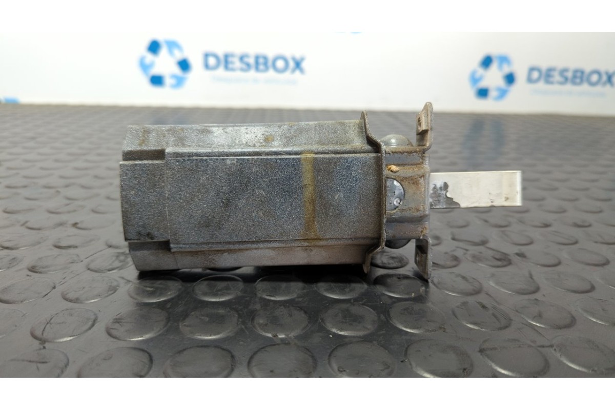Recambio de retenedor puerta izquierda para mercedes-benz clase c (w201) berlina e 190 (201.024) referencia OEM IAM   