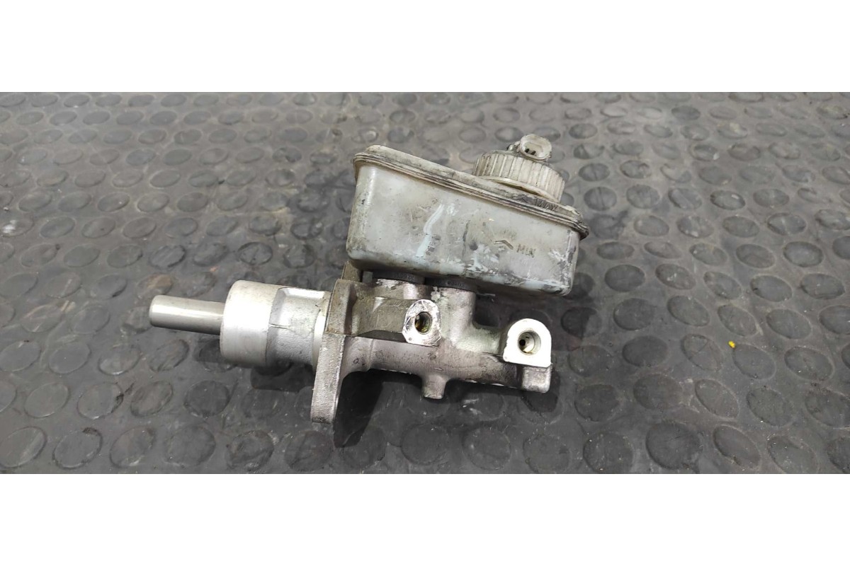Recambio de bomba freno para opel omega b 2.5 turbodiesel (x 25 td / u 25 td / l93) referencia OEM IAM 32066526  