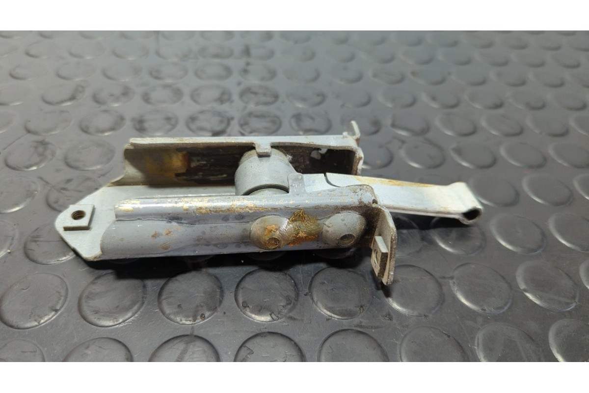 Recambio de retenedor puerta izquierda para mercedes-benz clase c (w201) berlina e 190 (201.024) referencia OEM IAM   