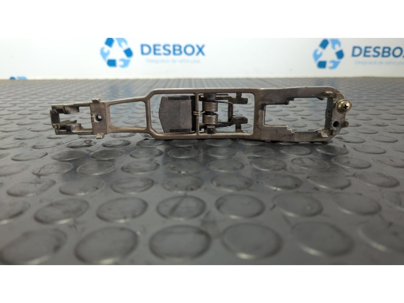 Recambio de soporte maneta delantera izquierda para mercedes-benz clase e (w124) berlina 3.0 referencia OEM IAM YMOS  