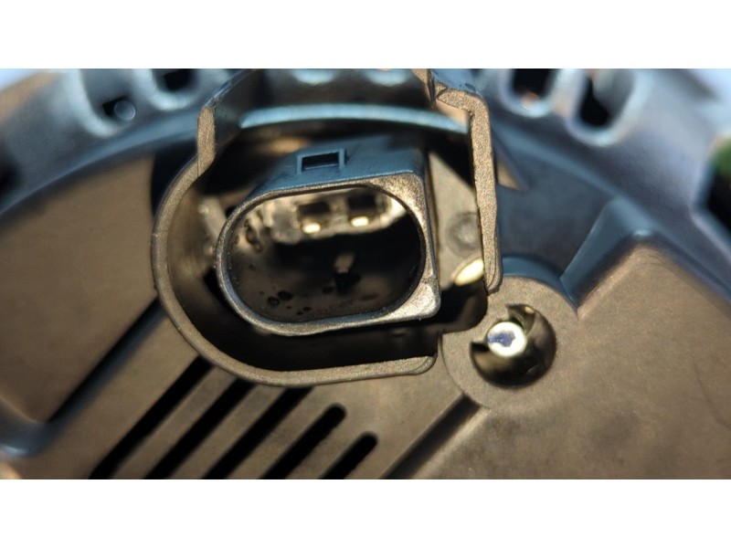 Recambio de alternador para mercedes-benz clase m (w164) 280 / 300 cdi (164.120) referencia OEM IAM 58720  