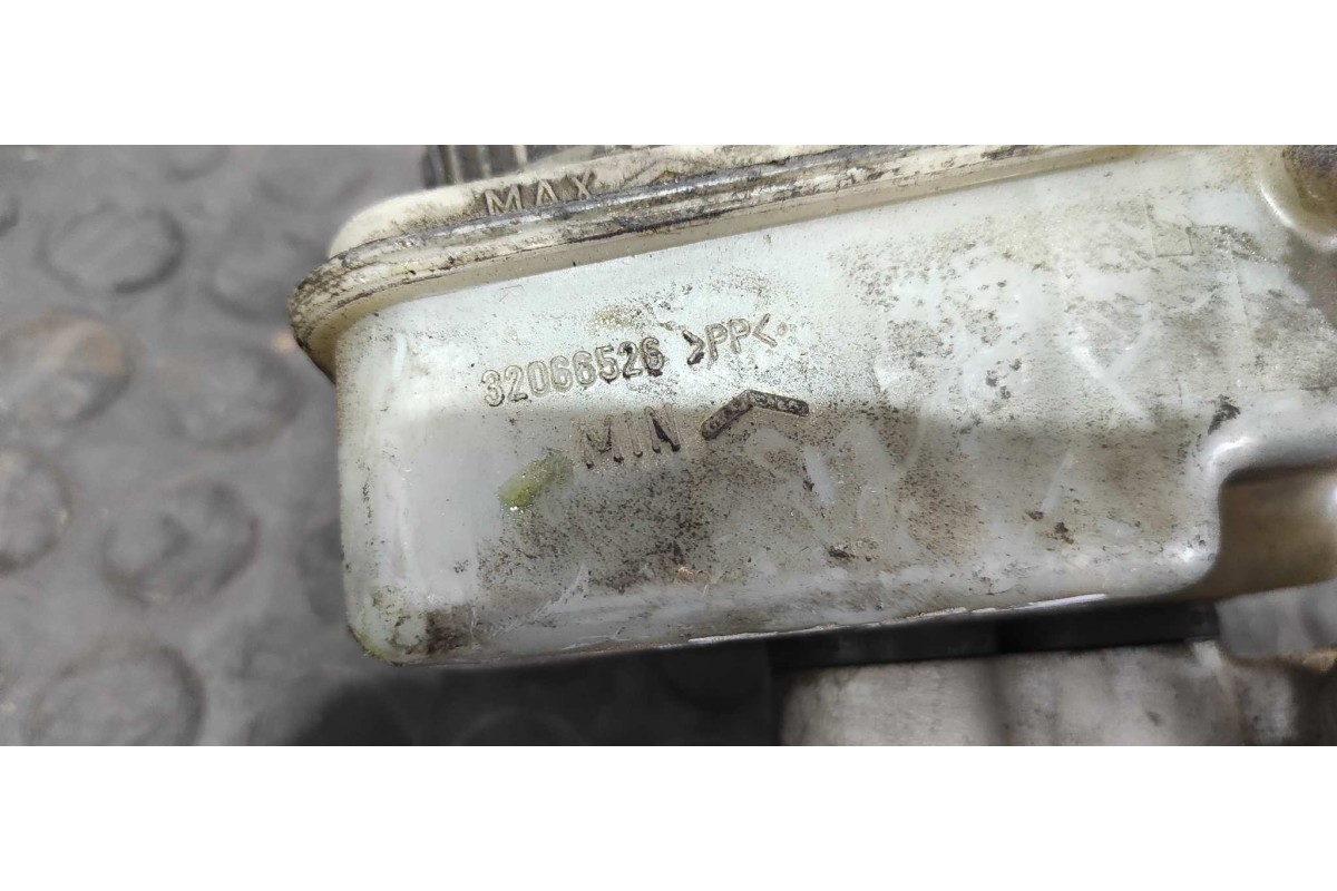 Recambio de bomba freno para opel omega b 2.5 turbodiesel (x 25 td / u 25 td / l93) referencia OEM IAM 32066526  