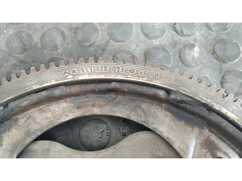 Recambio de volante motor para mercedes-benz clase c (w203) berlina 2.0 compresor cat referencia OEM IAM A1110300712  