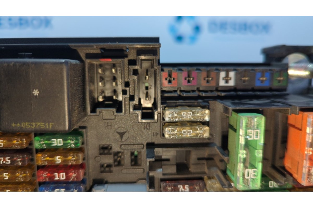 Recambio de caja reles / fusibles para mercedes-benz clase m (w164) 280 / 300 cdi (164.120) referencia OEM IAM A1645400272  