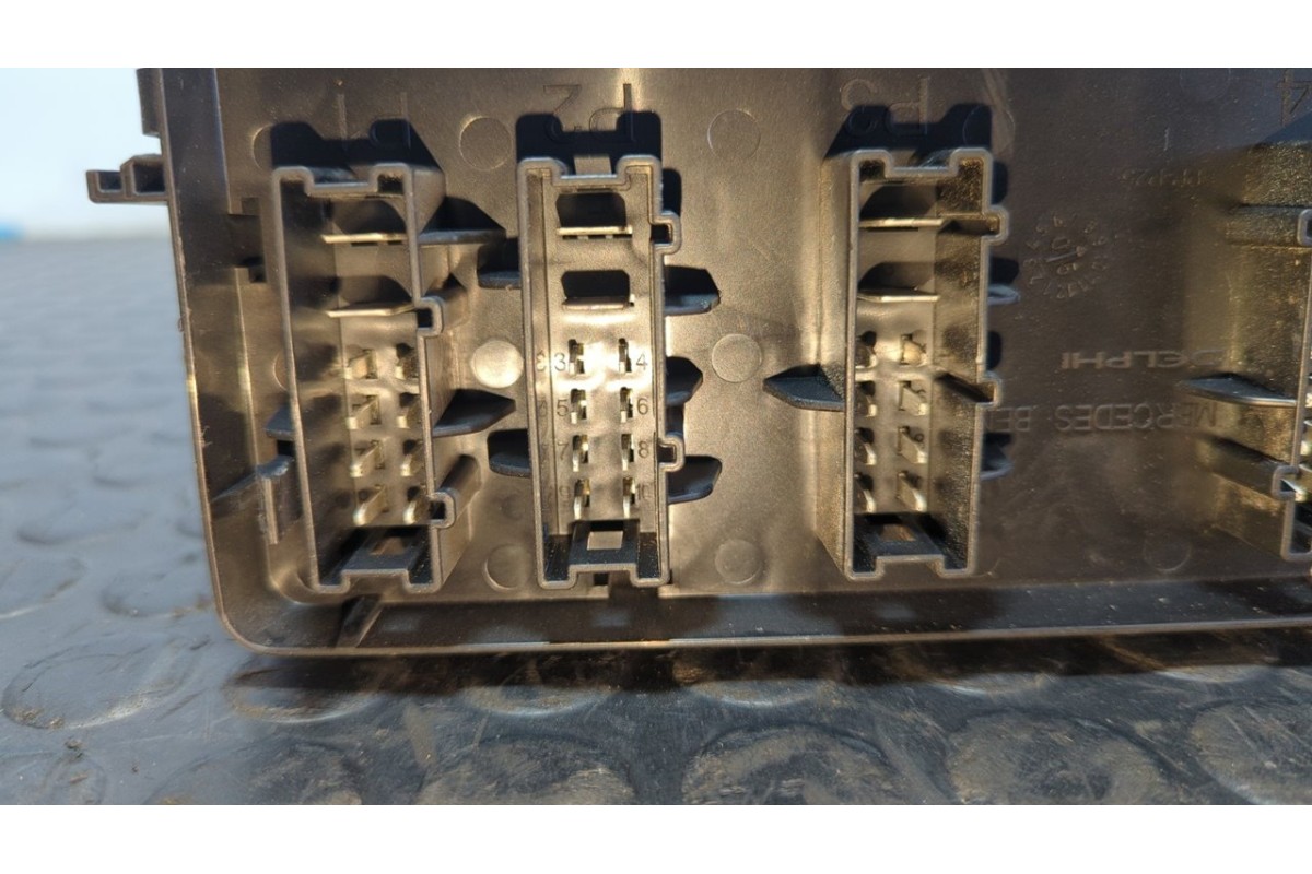 Recambio de caja reles / fusibles para mercedes-benz clase m (w164) 280 / 300 cdi (164.120) referencia OEM IAM A1645400272  