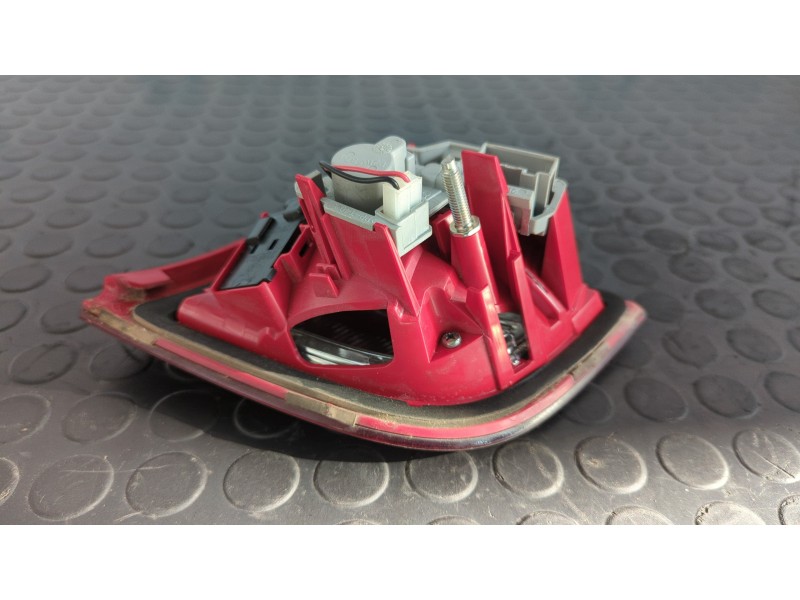 Recambio de piloto porton izquierdo para audi a3 sportback (8p) 1.6 tdi ambition referencia OEM IAM 8P4945093D  