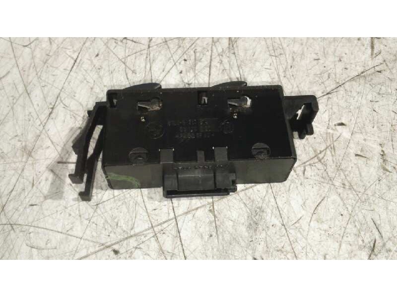 Recambio de mando elevalunas delantero derecho para bmw serie 3 berlina (e46) 3.0 24v turbodiesel cat referencia OEM IAM 6131838