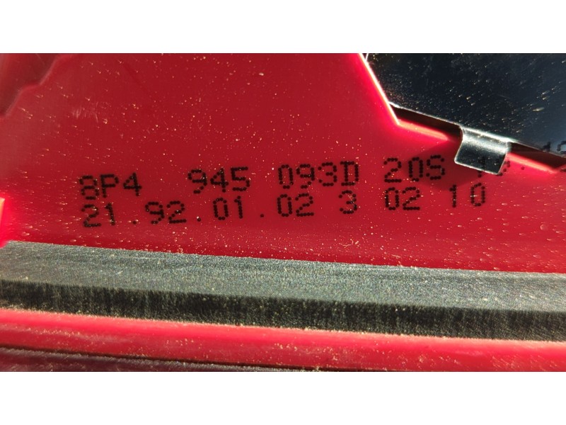 Recambio de piloto porton izquierdo para audi a3 sportback (8p) 1.6 tdi ambition referencia OEM IAM 8P4945093D  
