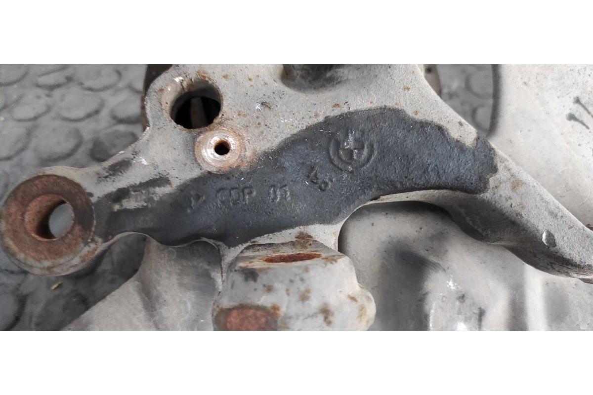 Recambio de mangueta delantera izquierda para bmw serie 3 berlina (e46) 3.0 24v turbodiesel cat referencia OEM IAM CDP01  