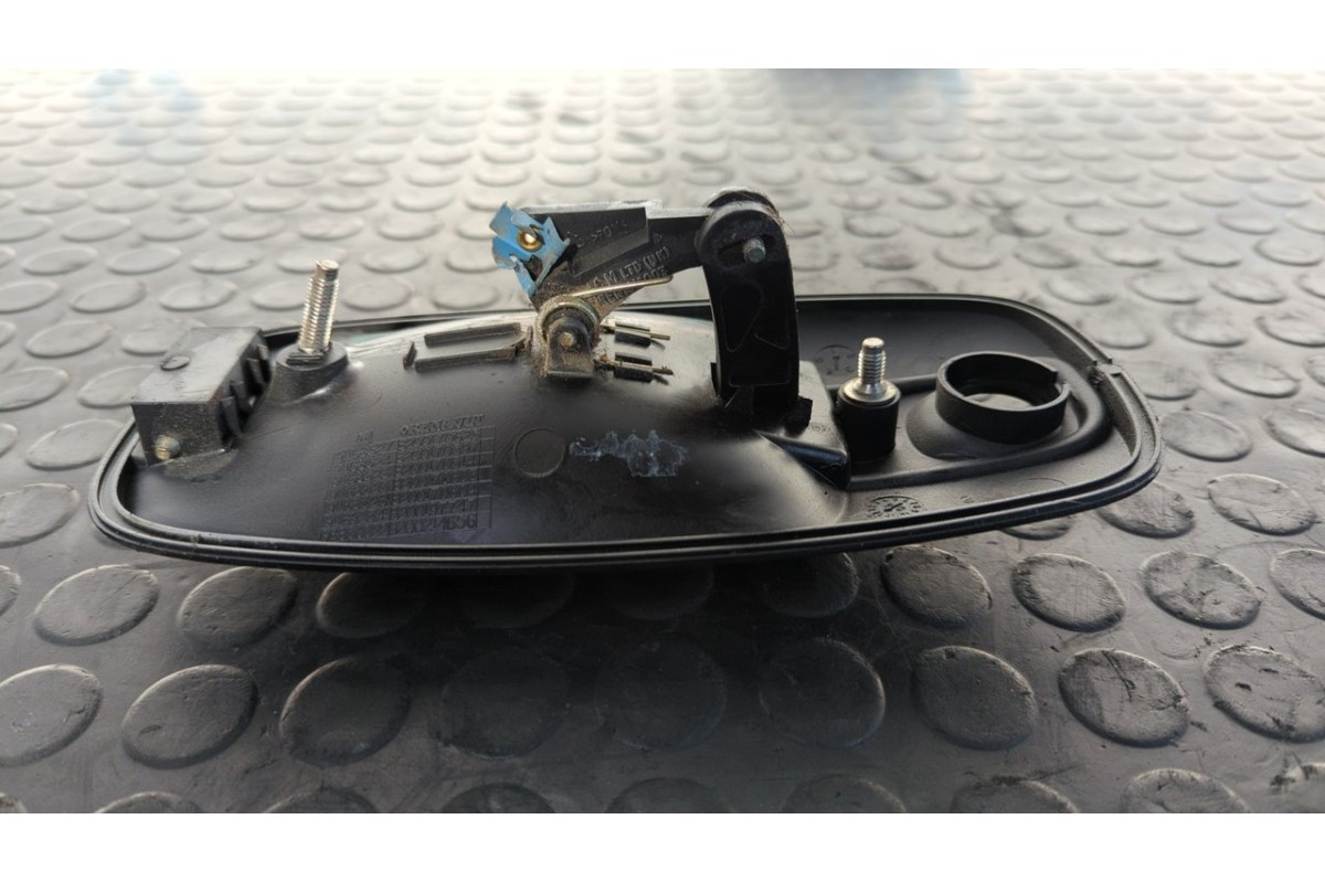Recambio de maneta delantera izquierda para nissan primastar (x83) caja cerrada batalla corta 2,7t referencia OEM IAM 8200170625