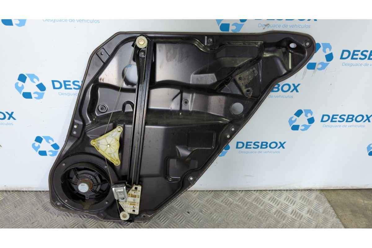 Recambio de elevalunas trasero izquierdo para mercedes-benz clase m (w164) 280 / 300 cdi (164.120) referencia OEM IAM A164820050