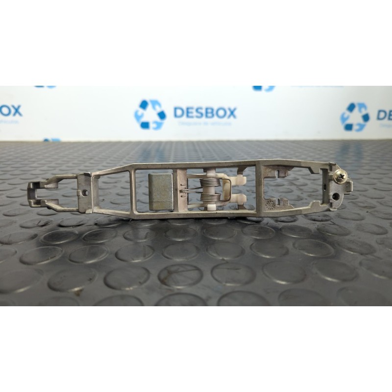 Recambio de soporte maneta trasera izquierda para mercedes-benz clase e (w124) berlina 3.0 referencia OEM IAM   